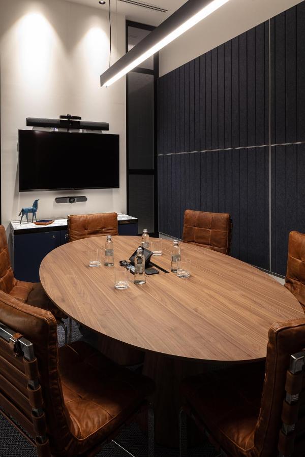 Next Hotel Melbourne, Curio Collection By Hilton Esterno foto A meeting room at the headquarters of the International Telecommunication Union