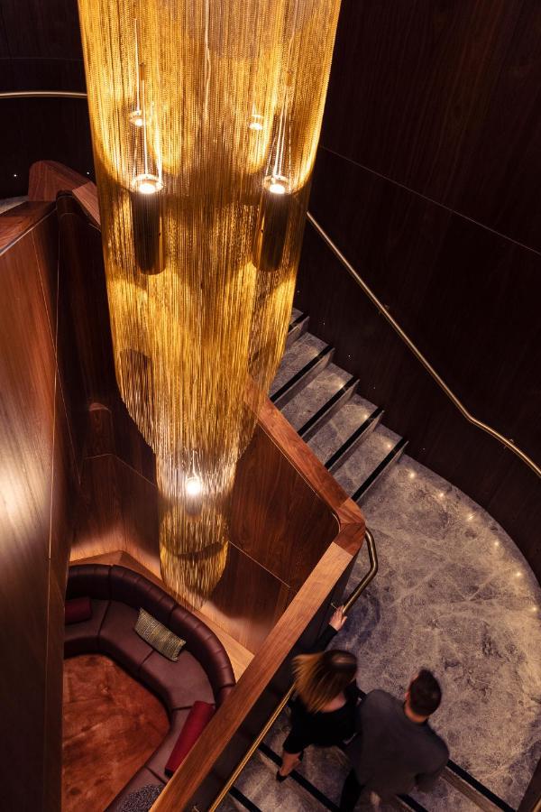 Next Hotel Melbourne, Curio Collection By Hilton Esterno foto The staircase