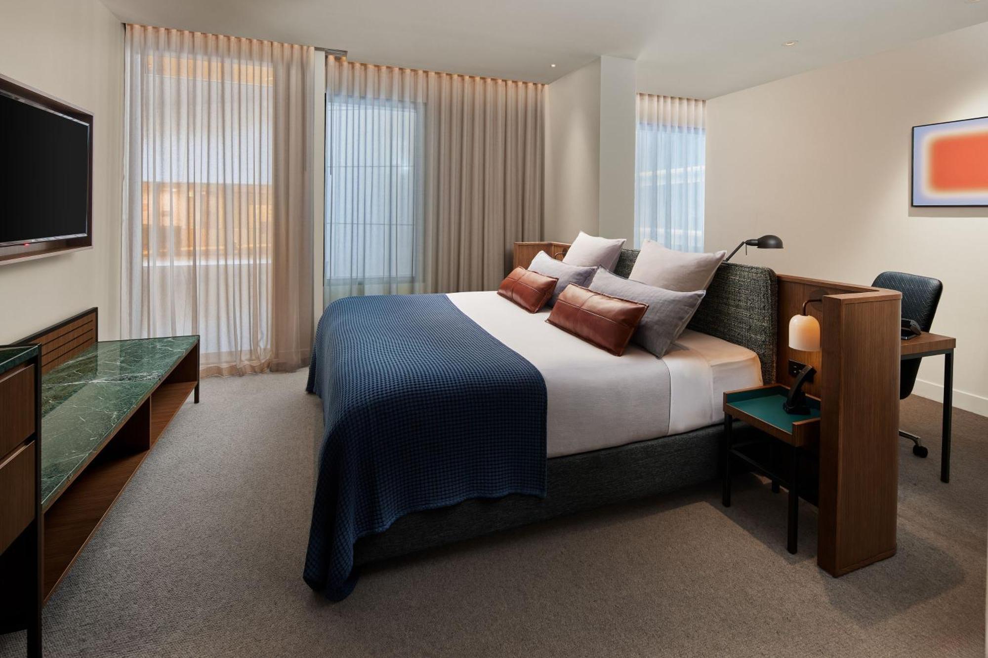 Next Hotel Melbourne, Curio Collection By Hilton Esterno foto A bedroom at the hotel